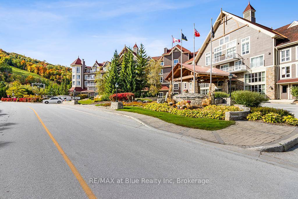 AFFORDABLE ONE BEDROOM IN THE WESTIN TRILLIUM HOUSE WITH MOUNTAIN VIEW Experience luxury at an affordable price.