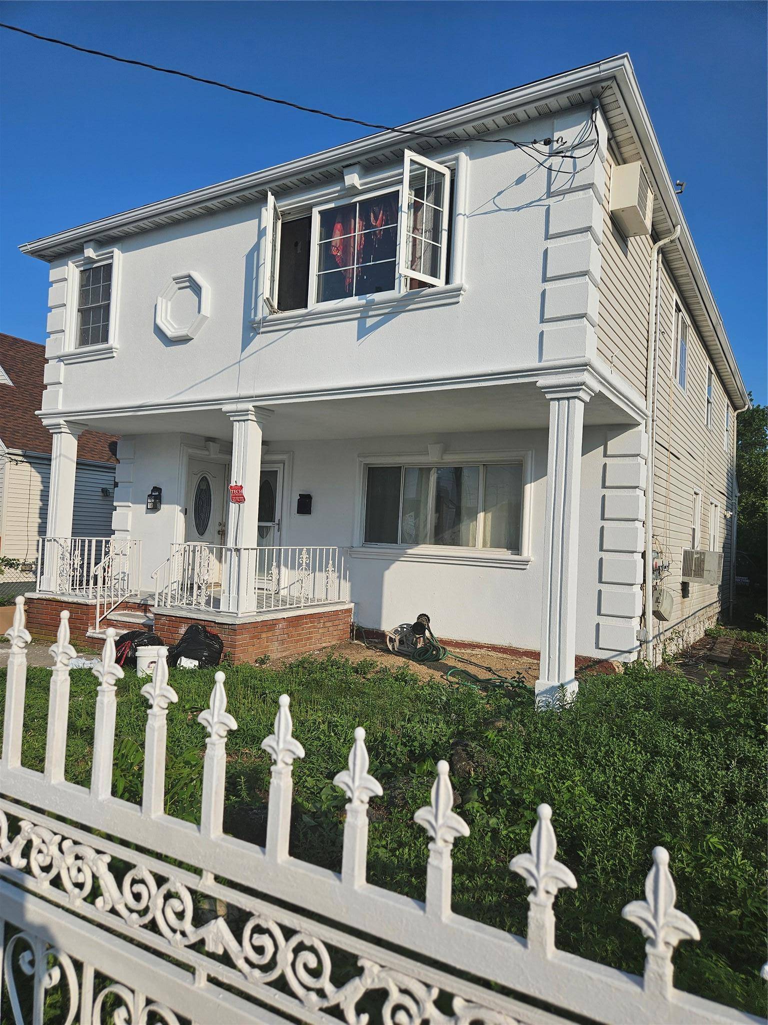 Spacious 2 family House in Prime Location of Jamaica.