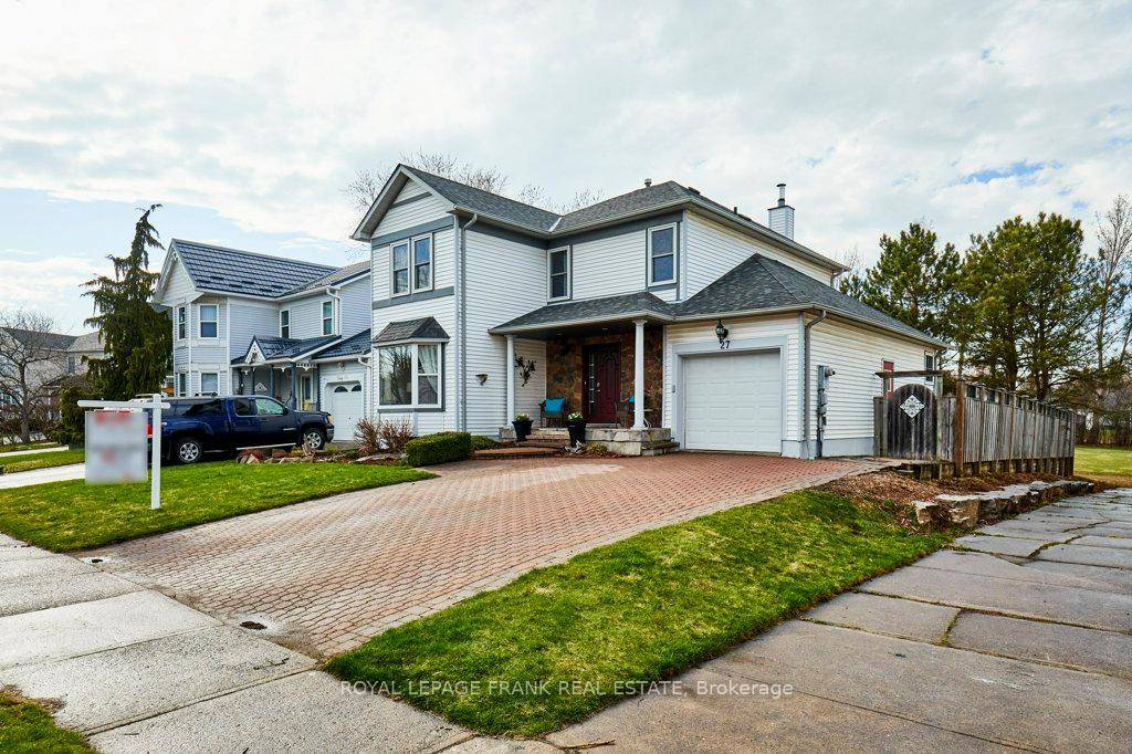 Welcome to this meticulously maintained, beautiful 4 bedroom, 3 washroom family home overlooking greenspace amp ; parkland, featuring a fully fenced backyard with inground pool and spectacular, maintenance free deck ...