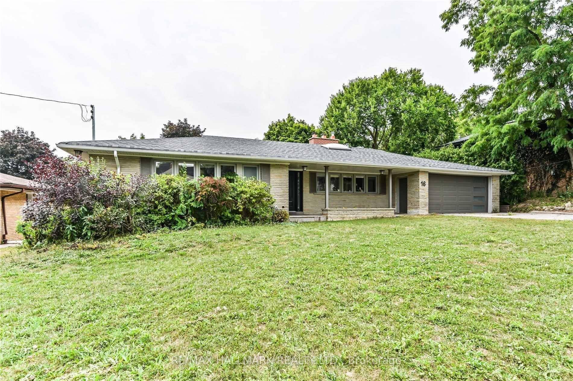 Detached Bungalow One Of The Largest Lots In The Area On A Quiet Crescent In The Prestigious Uplands Community.