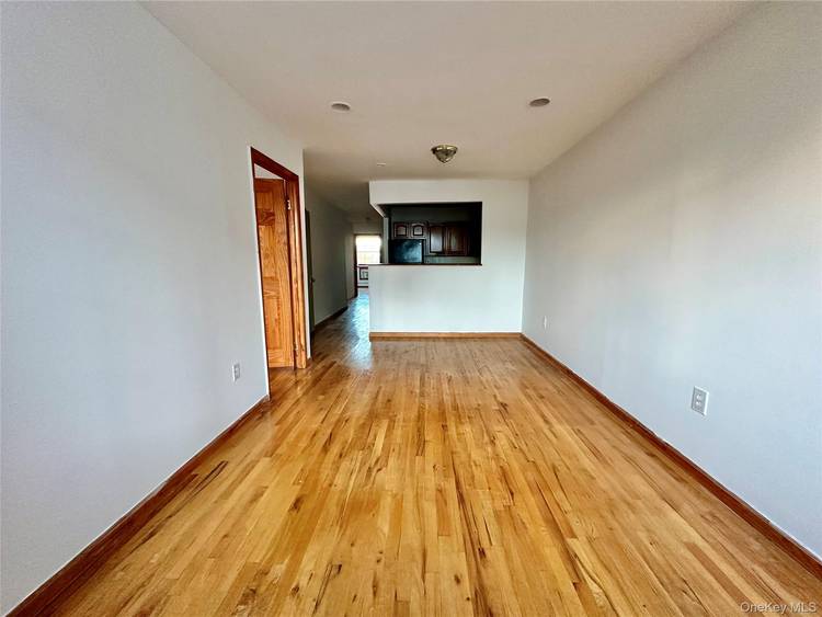 We are happy to present a 3 bedroom, 2 full bathroom rental in Bushwick !