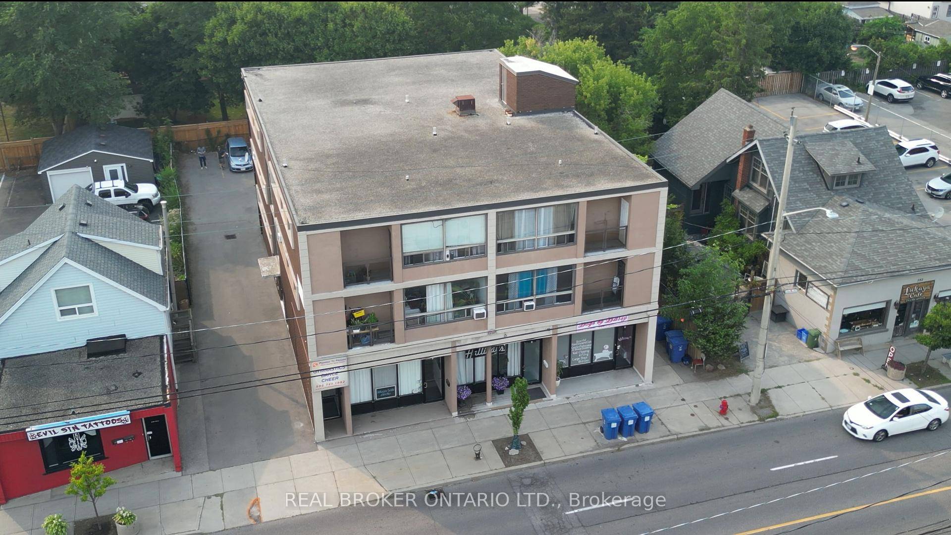 This purpose built, three story concrete building offers a robust investment opportunity.