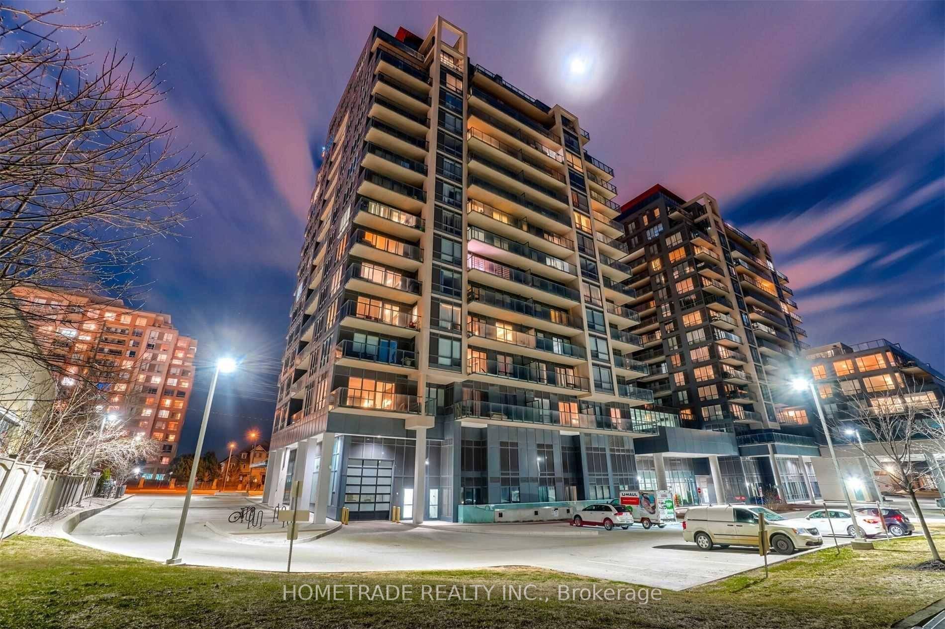 Look no Further ! Gorgeous Functional 1 Den Can Be Used As Bedroom with Parking and Oversized Locker Unit W Beautiful Clear Sunset View on Yonge Hwy7 Fully Upgraded Unit ...