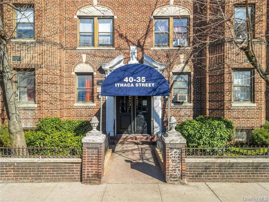 Welcome to this spacious 1 bedroom, 1 bathroom condo located in the heart of Elmhurst !