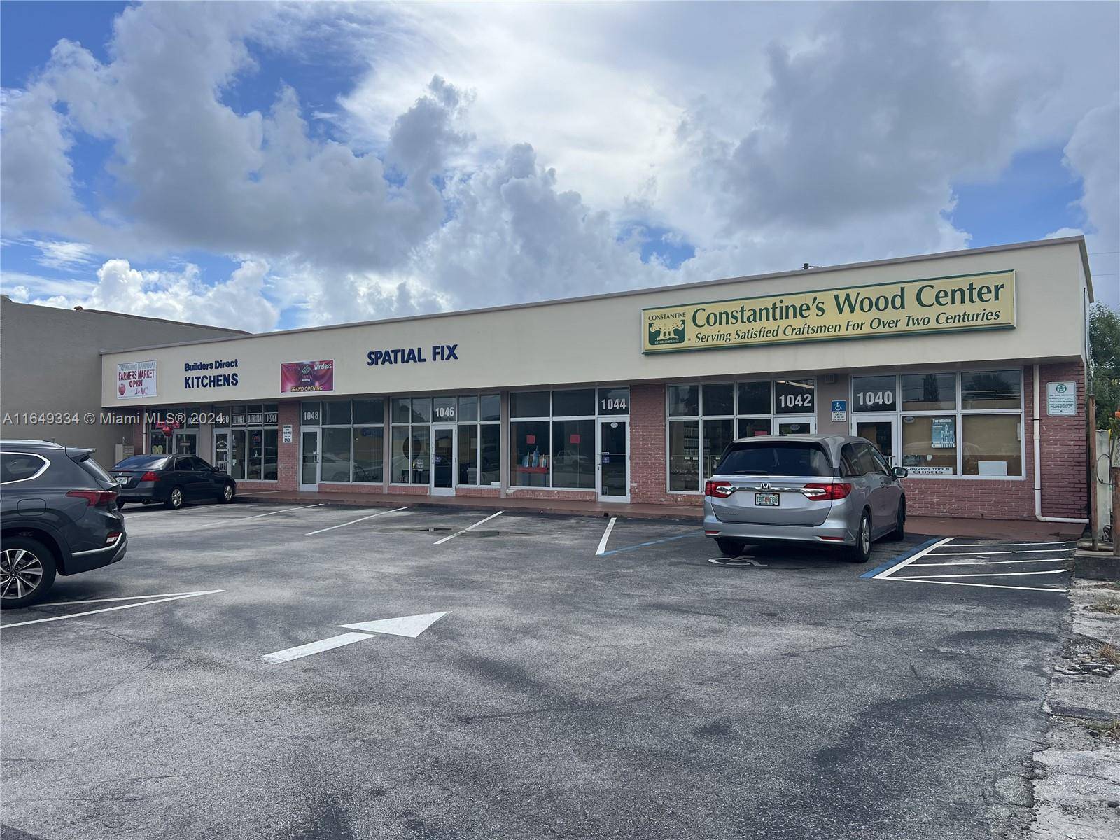 Excellent investment opportunity located in Oakland Park featuring both industrial and retail spaces in a high traffic area AADT 45, 000.