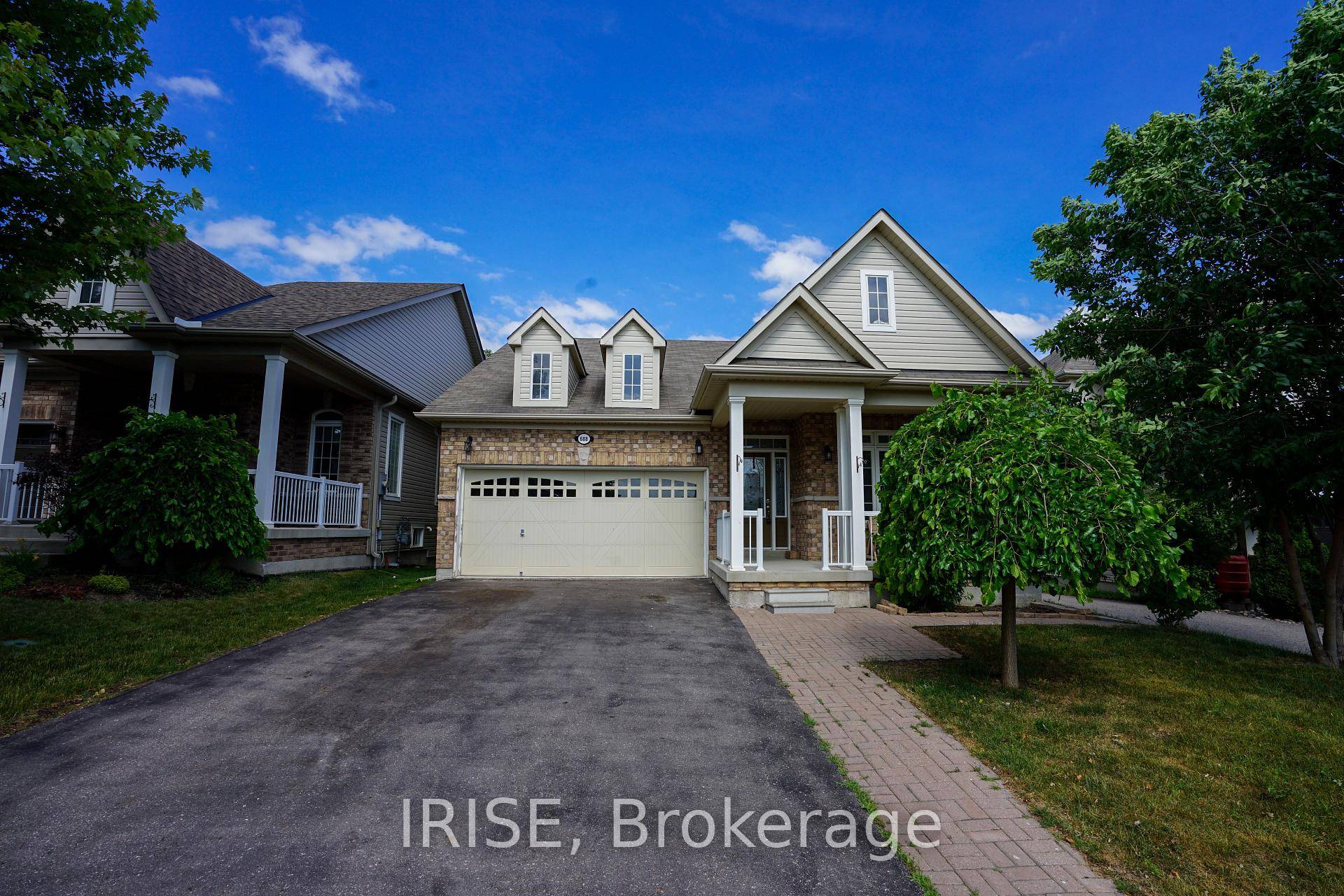 Bright and spacious main floor lease in a friendly, community focused neighbourhood.