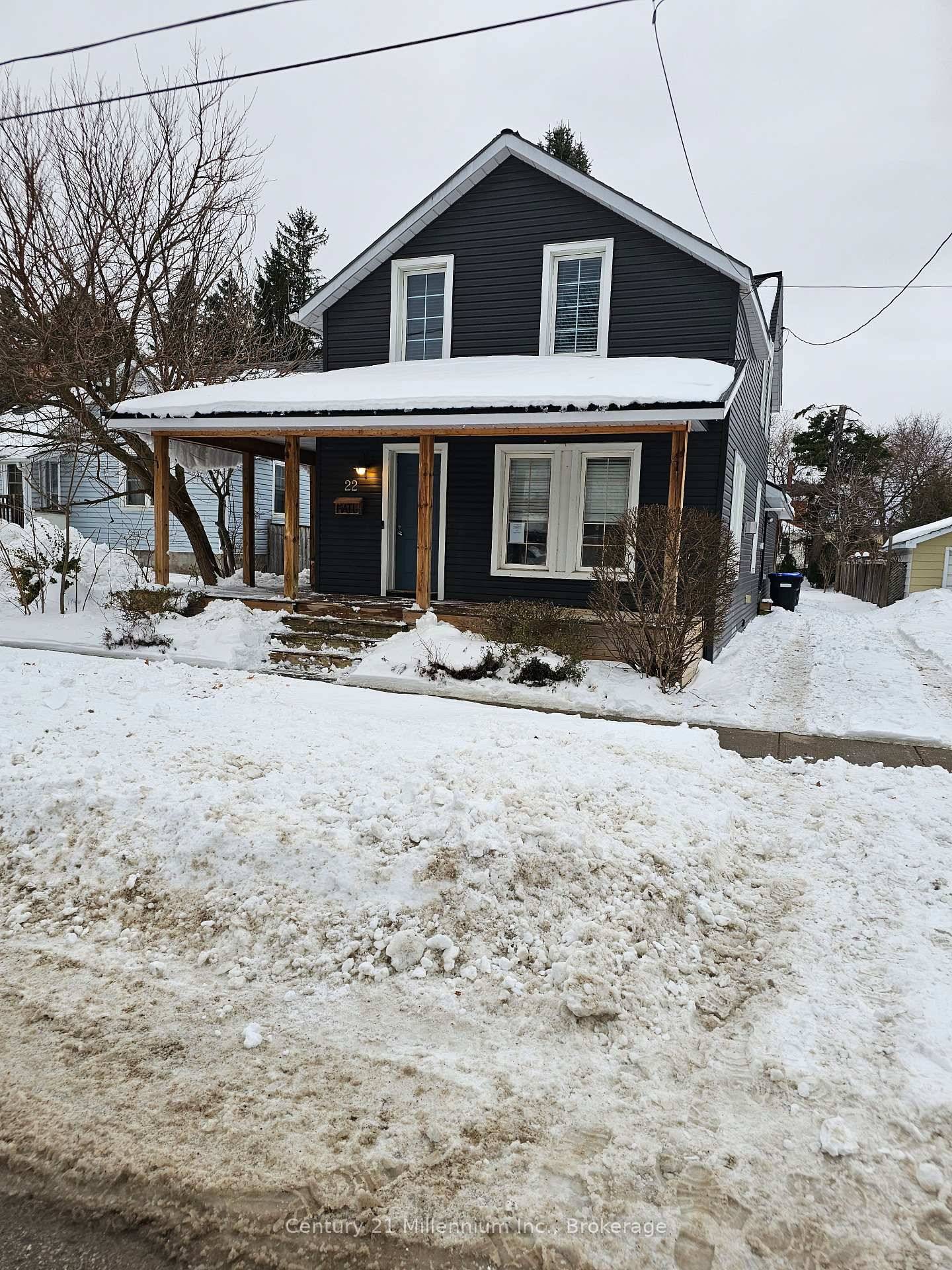 Three bed 2 bath home located close to the downtown core.