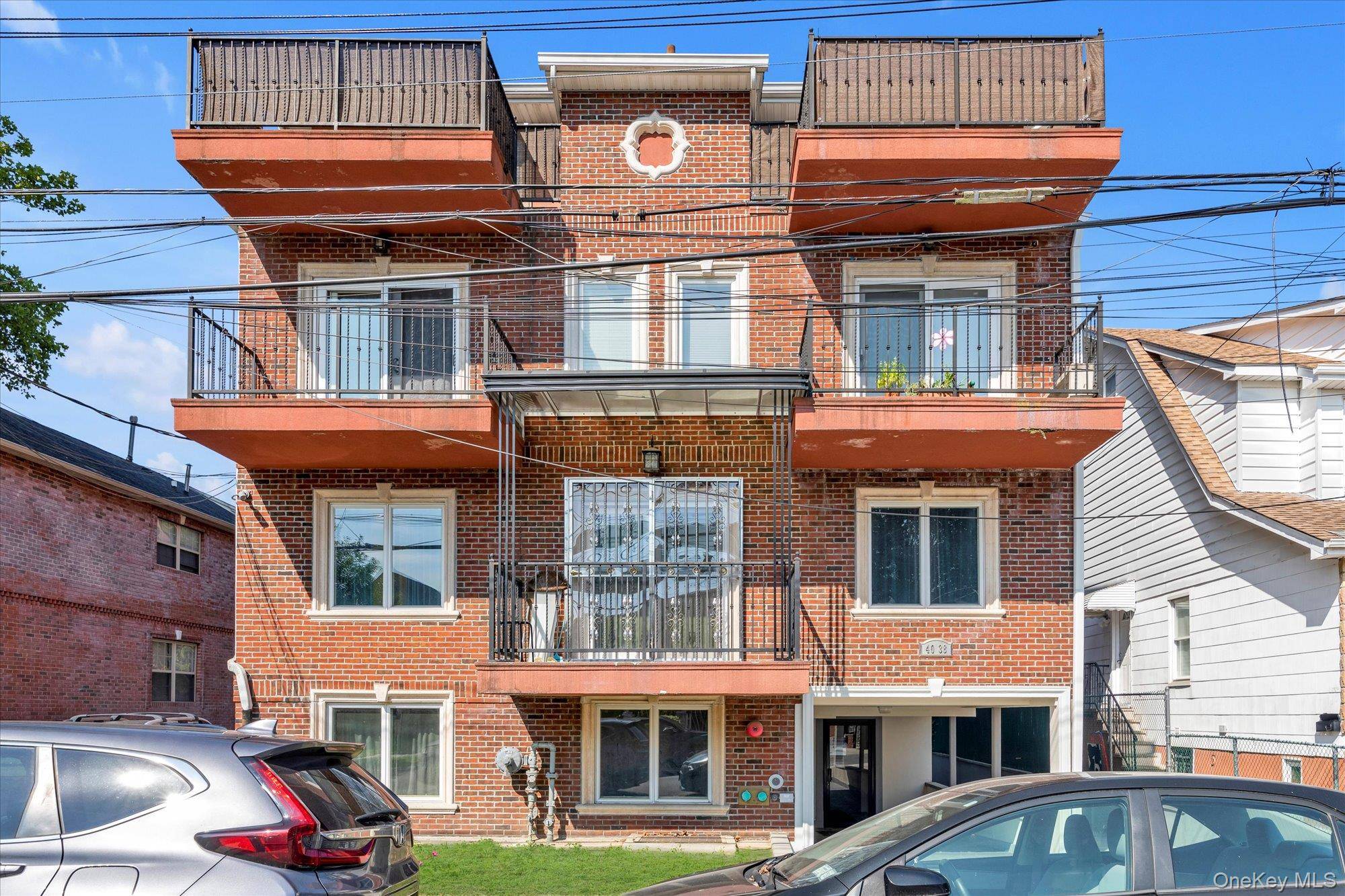Introducing A Beautifully Appointed Duplex Condominium That Combines Modern Design With Functional Living.