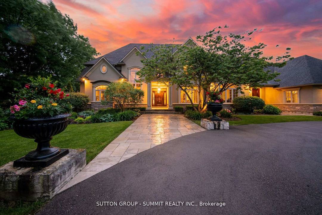 Introducing a Magnificent Estate Property !