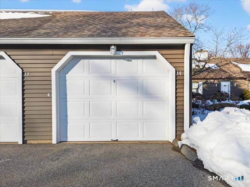 Great location ! Easy living !