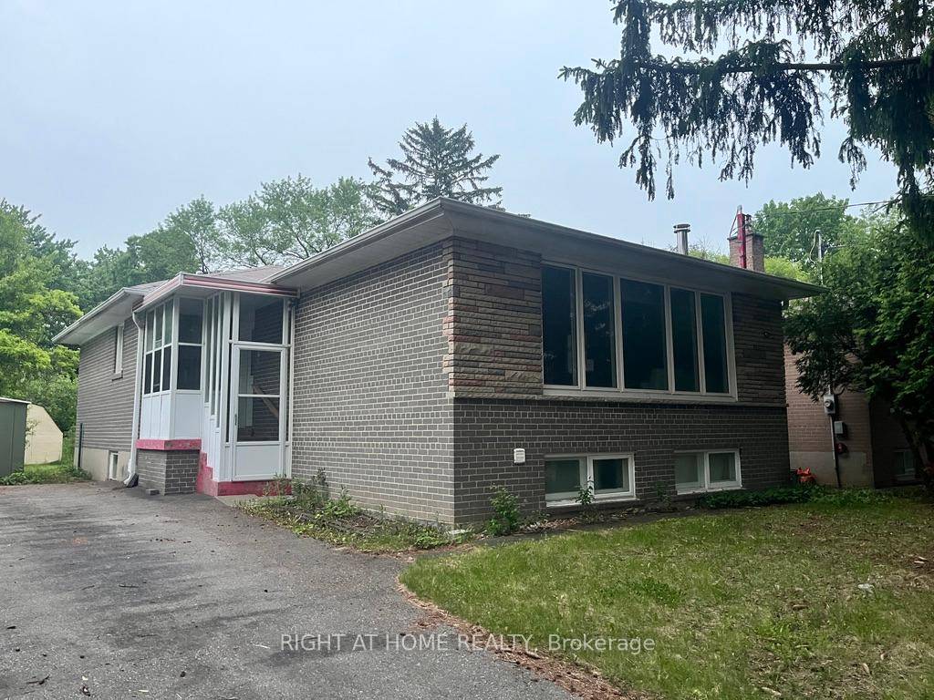 Furnished 2 bedroom, 1 bathroom lower unit in a raised bungalow.