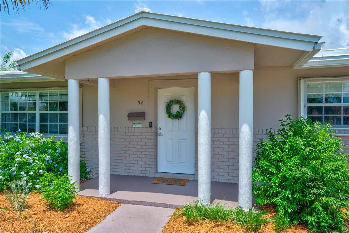 MOTIVATED SELLER ! Home Warranty included !