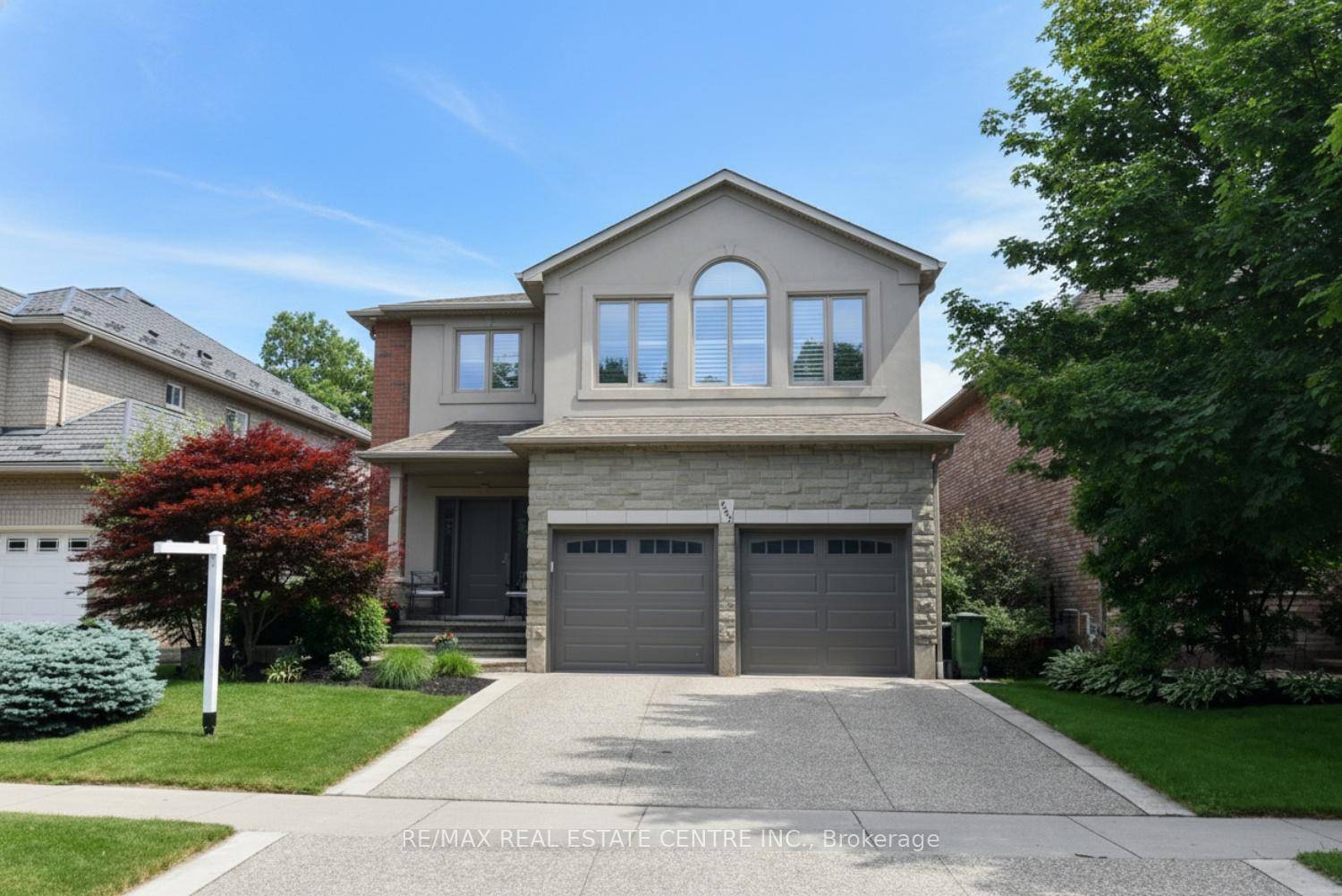 Beautifully Maintained Family Home in a Highly Sought After Neighborhood Welcome to this beautifully maintained two storey residence offering an exceptional blend of space, comfort, and functionality in one of ...