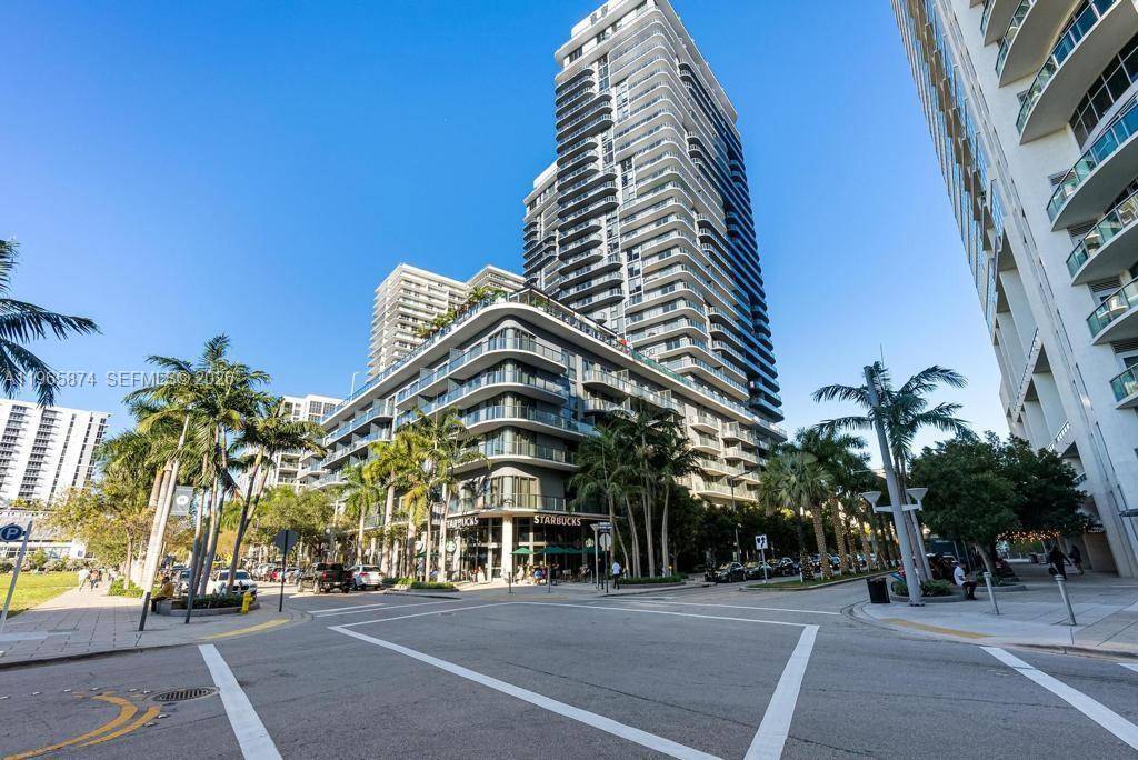 MIDTOWN MIAMI EXCLUSIVE BUILDING !