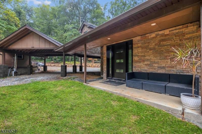 Rare new construction in Washington Twp.