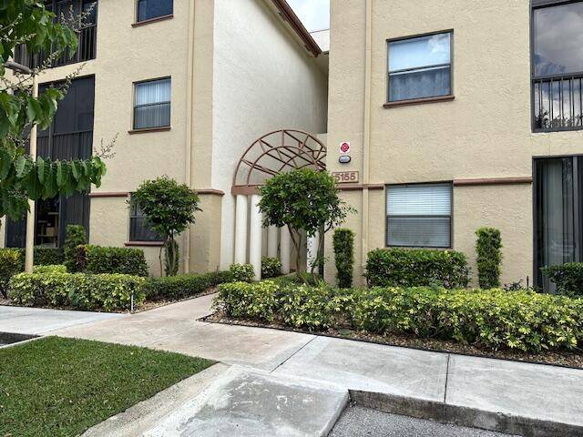 Live the Florida LIFESTYLE in Platina of Boynton Beach !