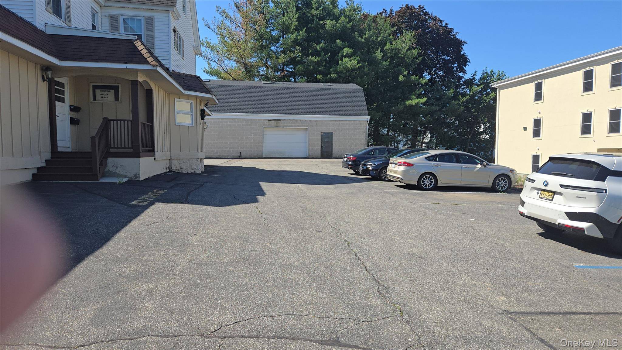Beautiful amp ; Well Maintained Warehouse Space Available 8, 100 sq ft, plus a separate building with an office 623 sq ft ; Can be rented in its entirety all ...