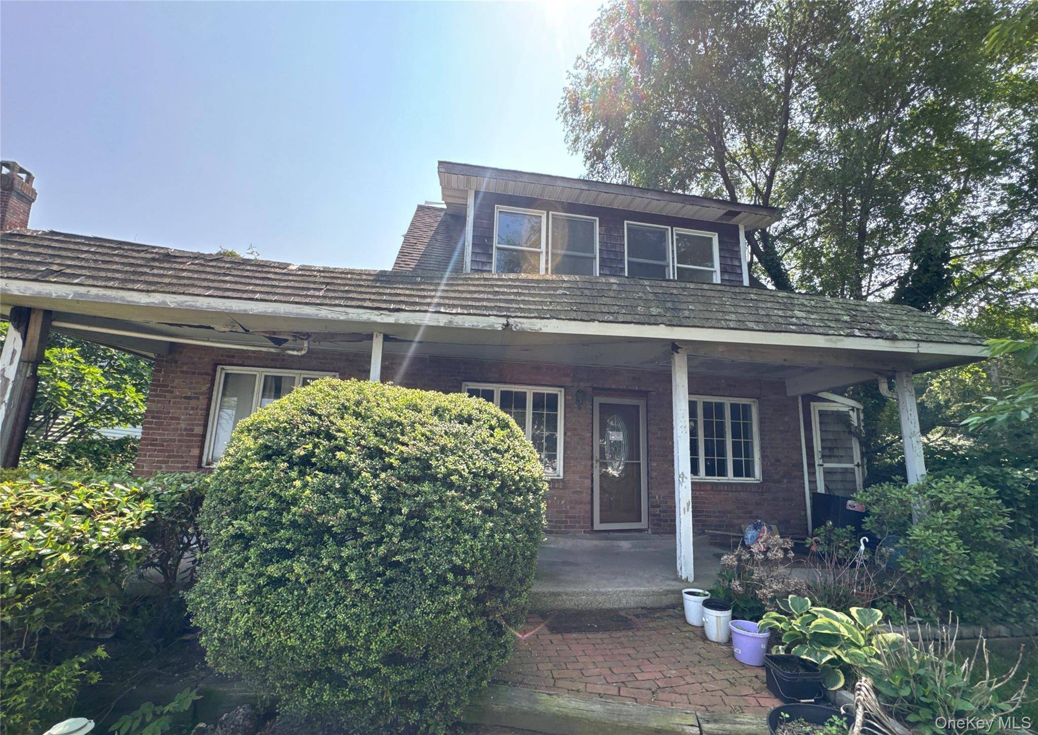 Colonial Style Home. This Home Features 4 Bedrooms, Formal Dining Room, Eat In Kitchen amp ; Living room w fplc.