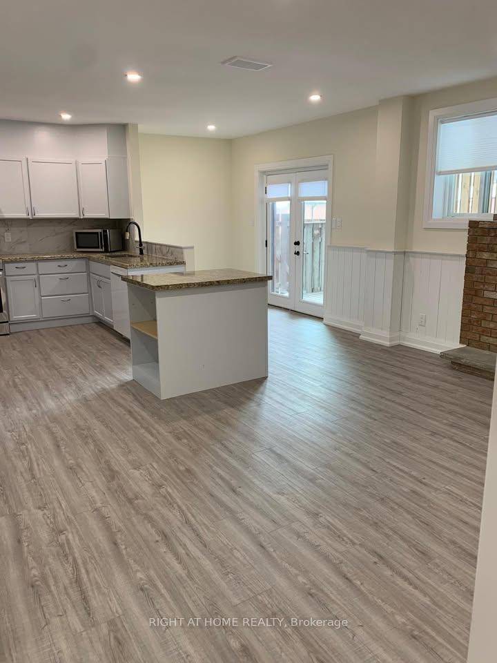 Fully Renovated Spacious with a very private Entrance, Legal Apartment, 2 Bedrooms, can easily add one more full Bedroom.