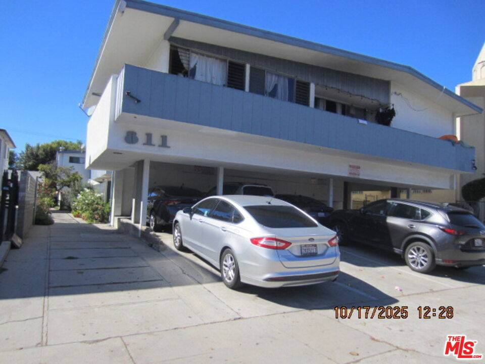 811  S Wilton Pl 15BR Hancock Park La