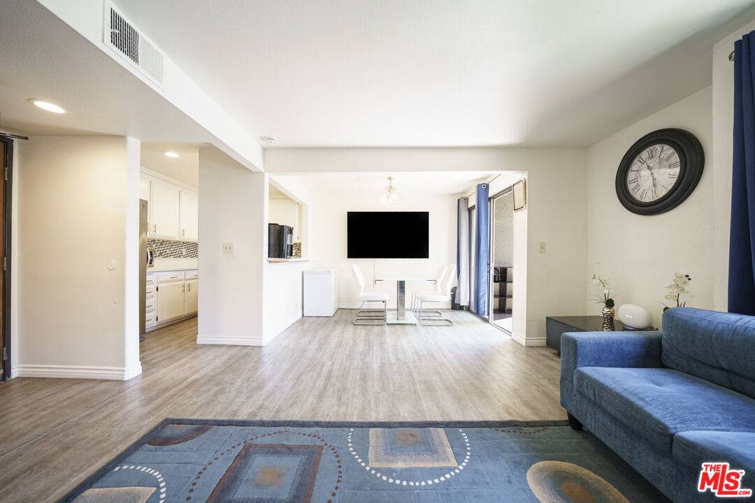 435 S Virgil Ave 2BR La