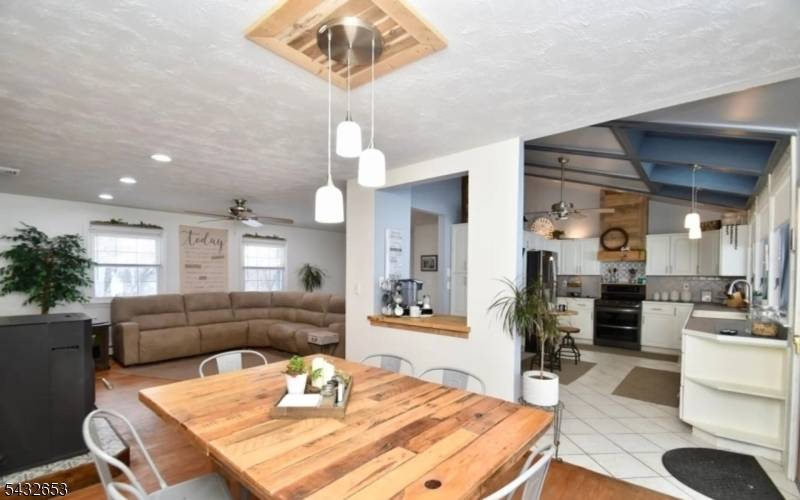 This updated 2500 sq ft bi level is located on a dead end street in a sought after lake community.