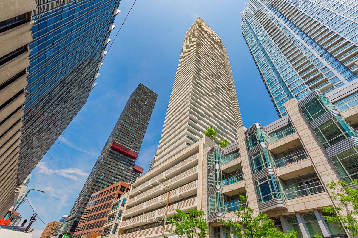Rarely Available Penthouse suite in the heart of Yonge amp ; Eglinton !
