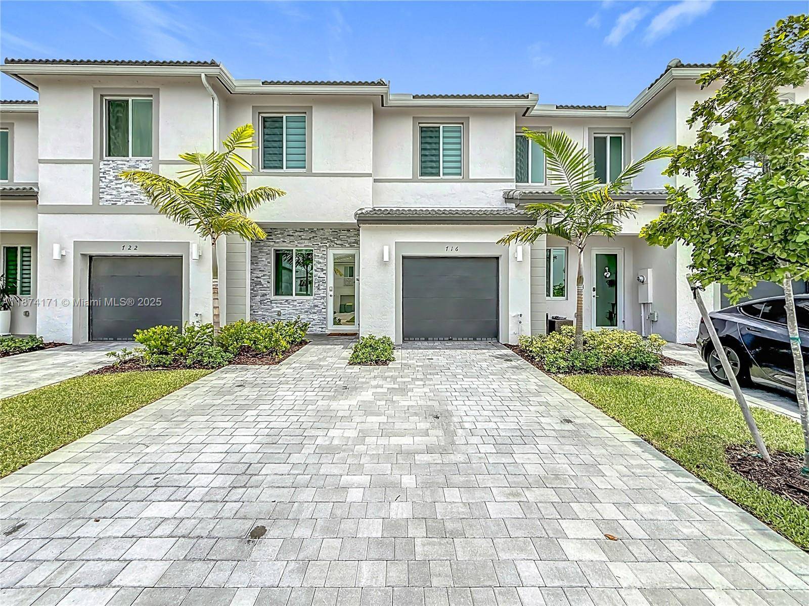 Step into this spacious two story townhouse, perfect for any lifestyle !