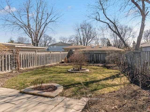 Come amp ; See this clean, beautiful, and large detached backsplit house in one of the highly desirable areas of Peel Village and call it HOME !