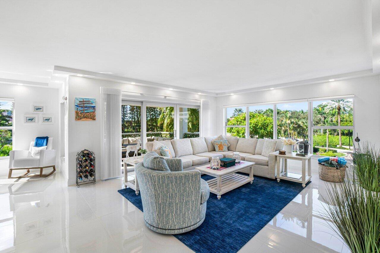 Welcome to Your Dream Condo at Lake House South !