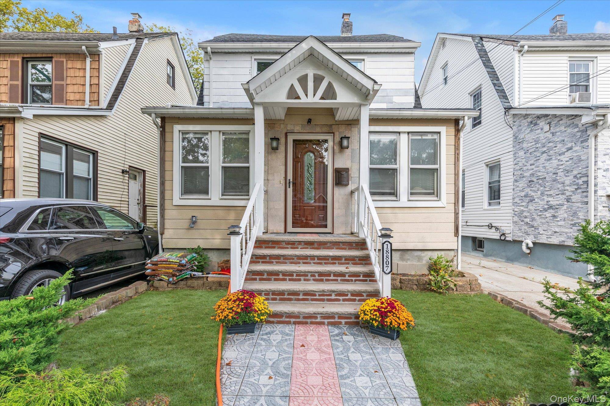 Charming, detached single family home, located in a residential part of St.