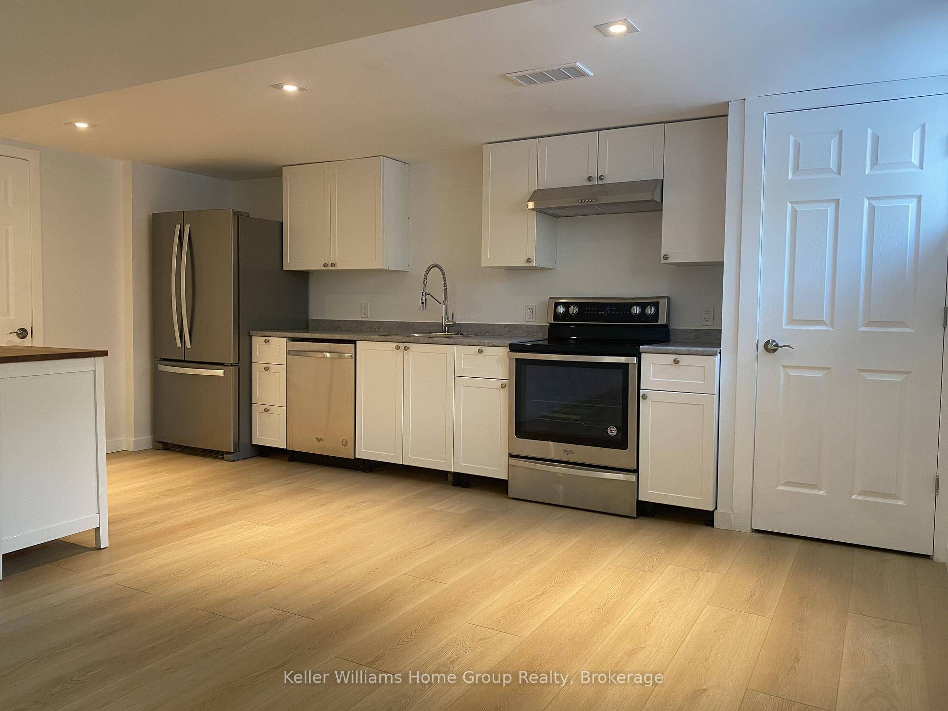 NEWLY RENOVATED 2 BEDROOM BASEMENT ALL INCLUSIVE !