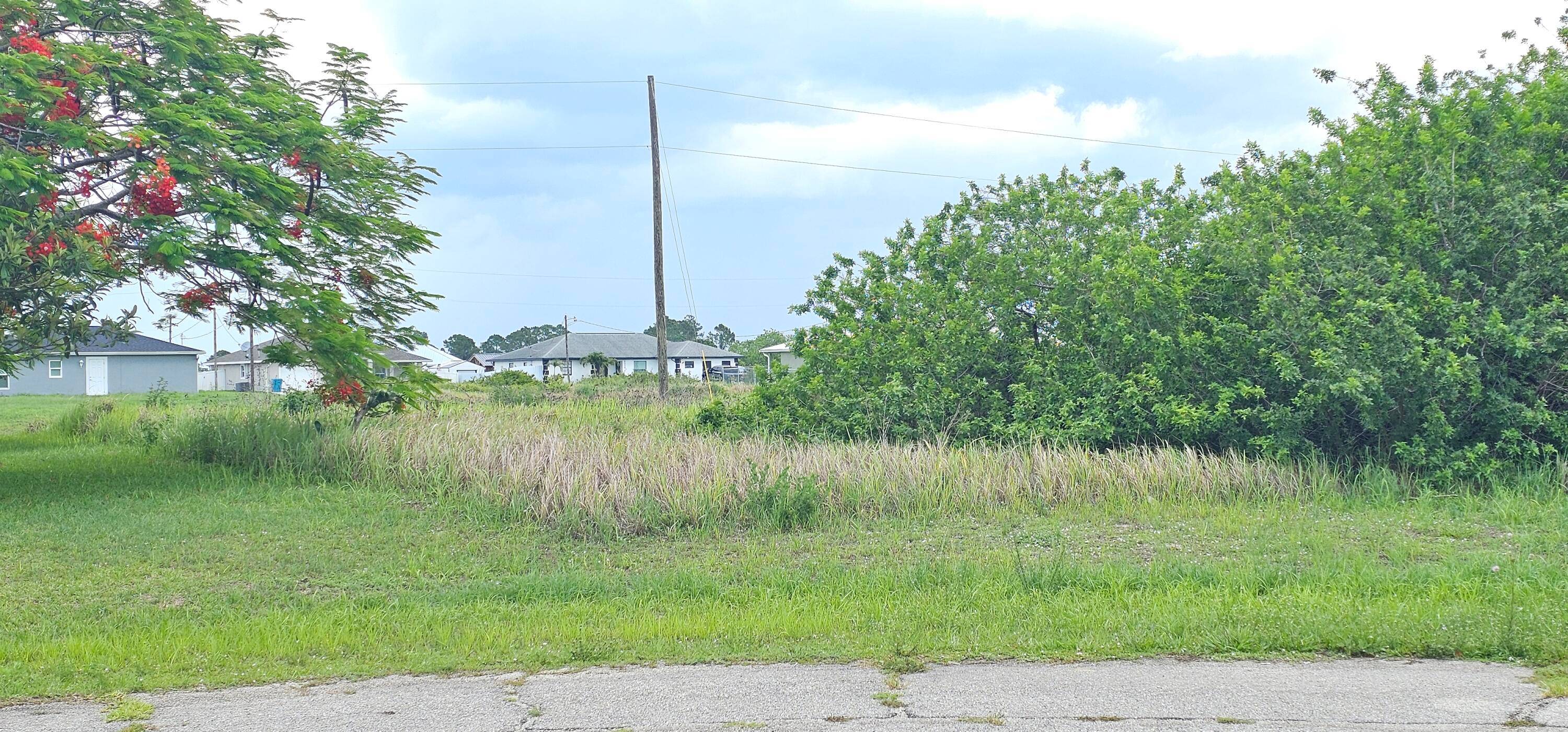 127775 ; Prime Vacant Lot in a Thriving Growth Area Endless Potential Awaits !
