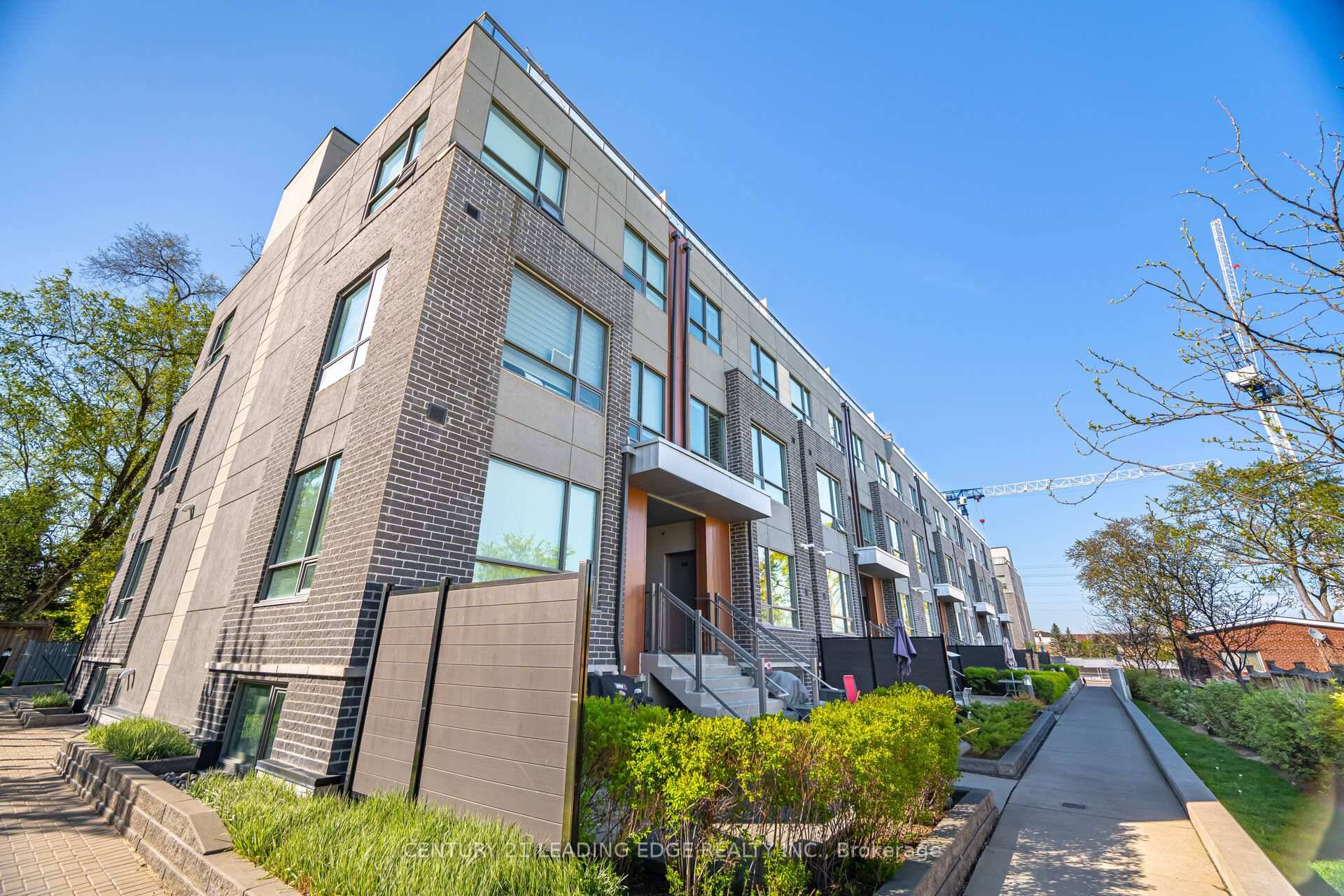 Timeless elegance awaits you at Dellwood Park, nestled in the prestigious Mineola neighbourhood, this stunning 2Bed 2Bath 1086 sq ft corner condo townhouse, bathes in natural light from its south ...