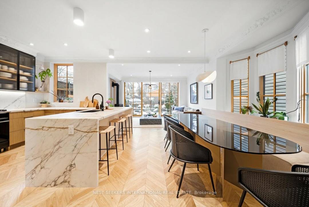 Willow is a rare opportunity to lease one of The Beach's most desirable designer homes, available fully furnished for an up to 12 Month term.