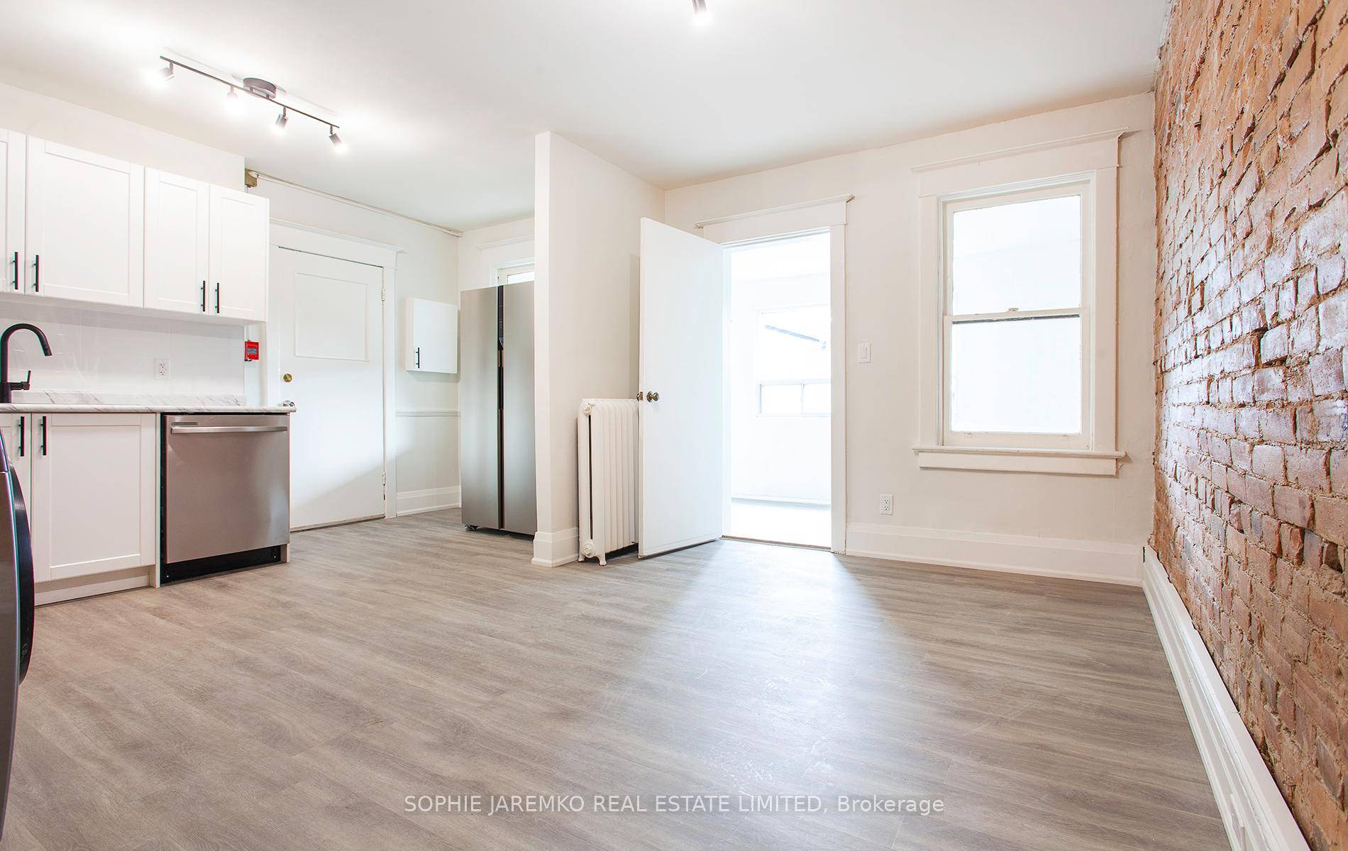 Live in the Heart of Roncesvalles Village surrounded by shops, top rated restaurants and cafes.