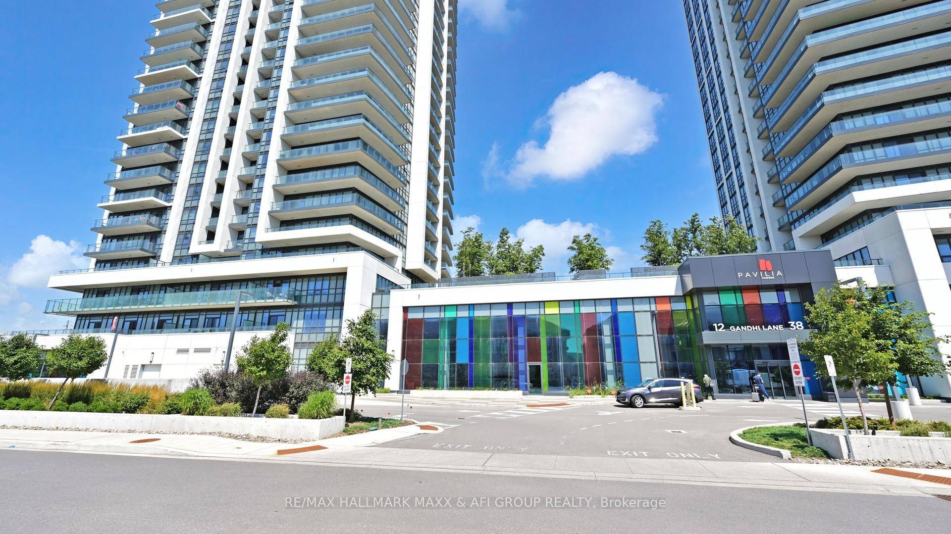 Step into luxury at the nearly new Pavilia Towers, a landmark development ideally located at the intersection of Markham and Richmond Hill.