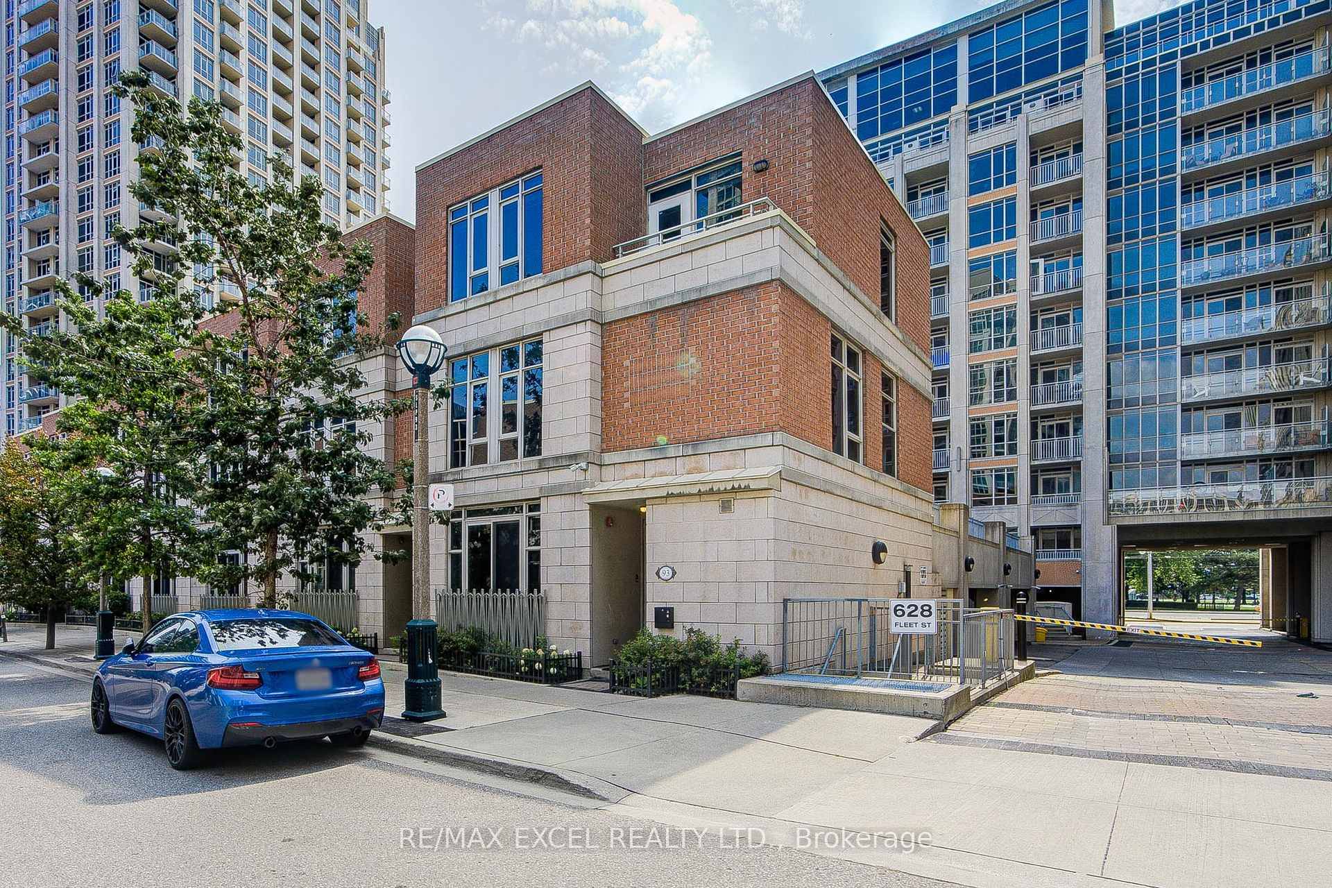 Welcome To This Rare Find Luxury Condo Townhome !