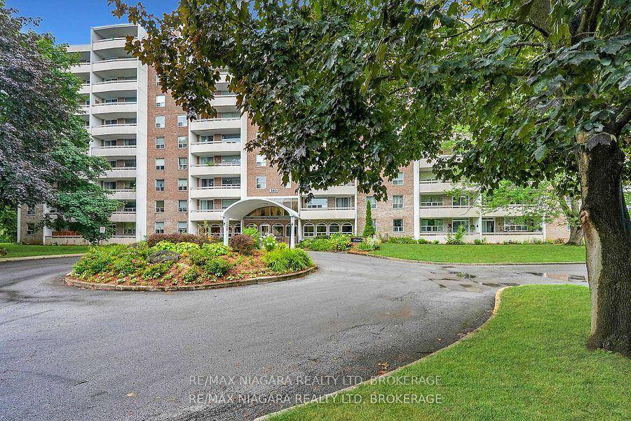 Beautiful Parklands condo building !