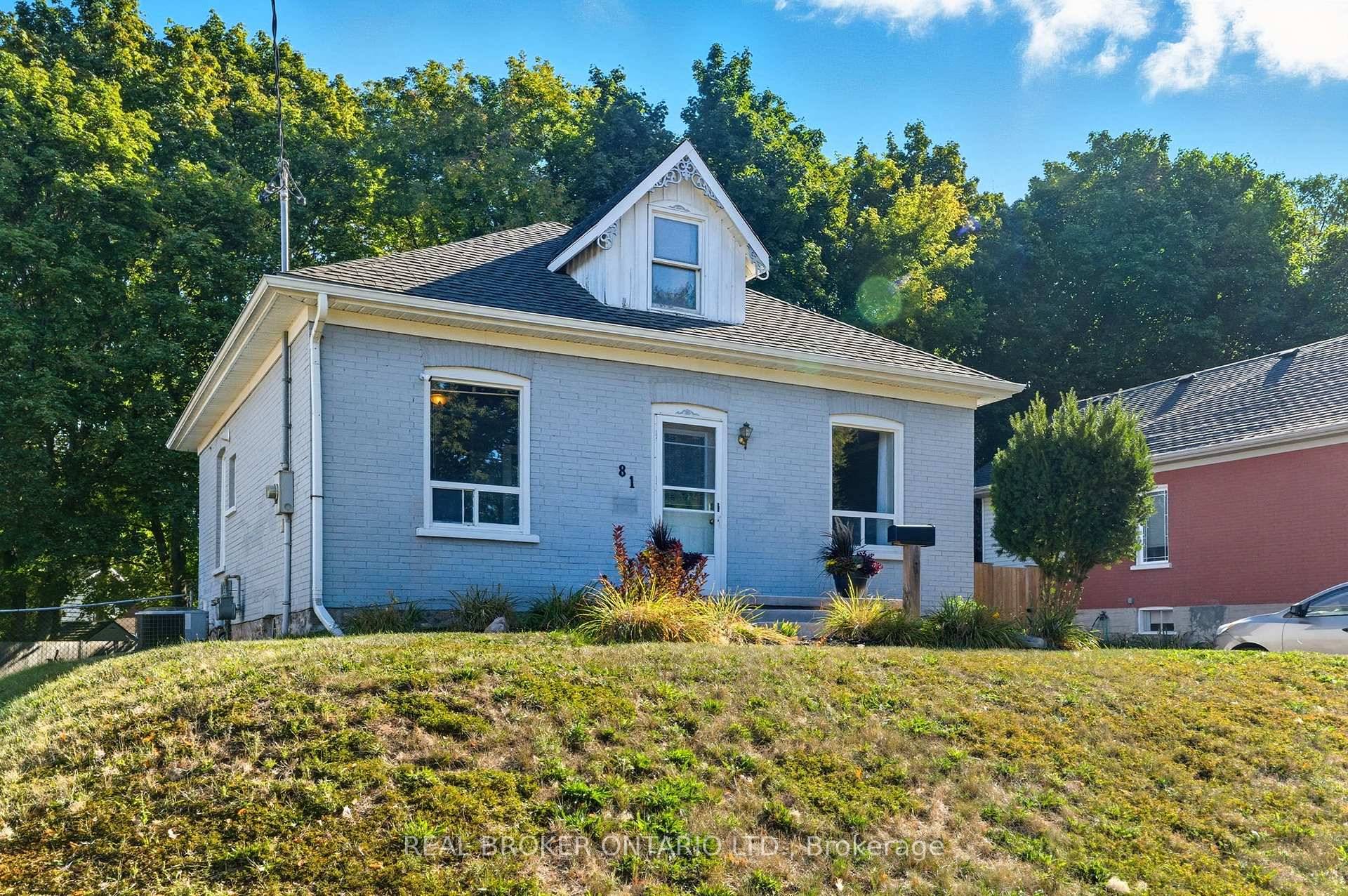 Welcome to the Beech a charming one and a half storey home in the heart of Hespeler, just a short walk to Hespeler Village, scenic trails, parks and 401 access.