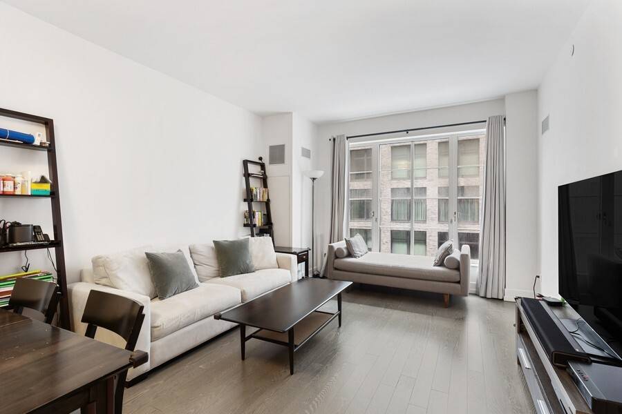 Spacious 1071sf Split 2 Bedroom 2 bath Condo at 70 Charlton !
