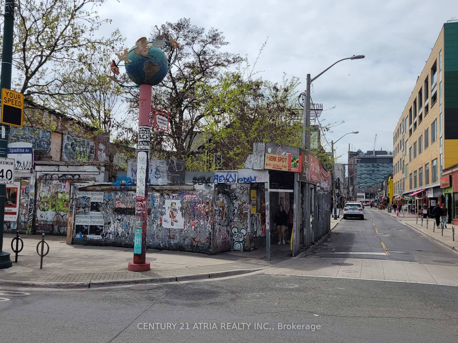 Prime Corner Lot in the Heart of Kensington Market !