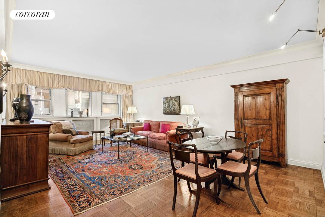 Welcome to 110 East 57th Street, Residence 2E an elegant and well proportioned 2 bedroom, 2 bathroom home perfectly positioned at the iconic corner of 57th Street and Park Avenue.