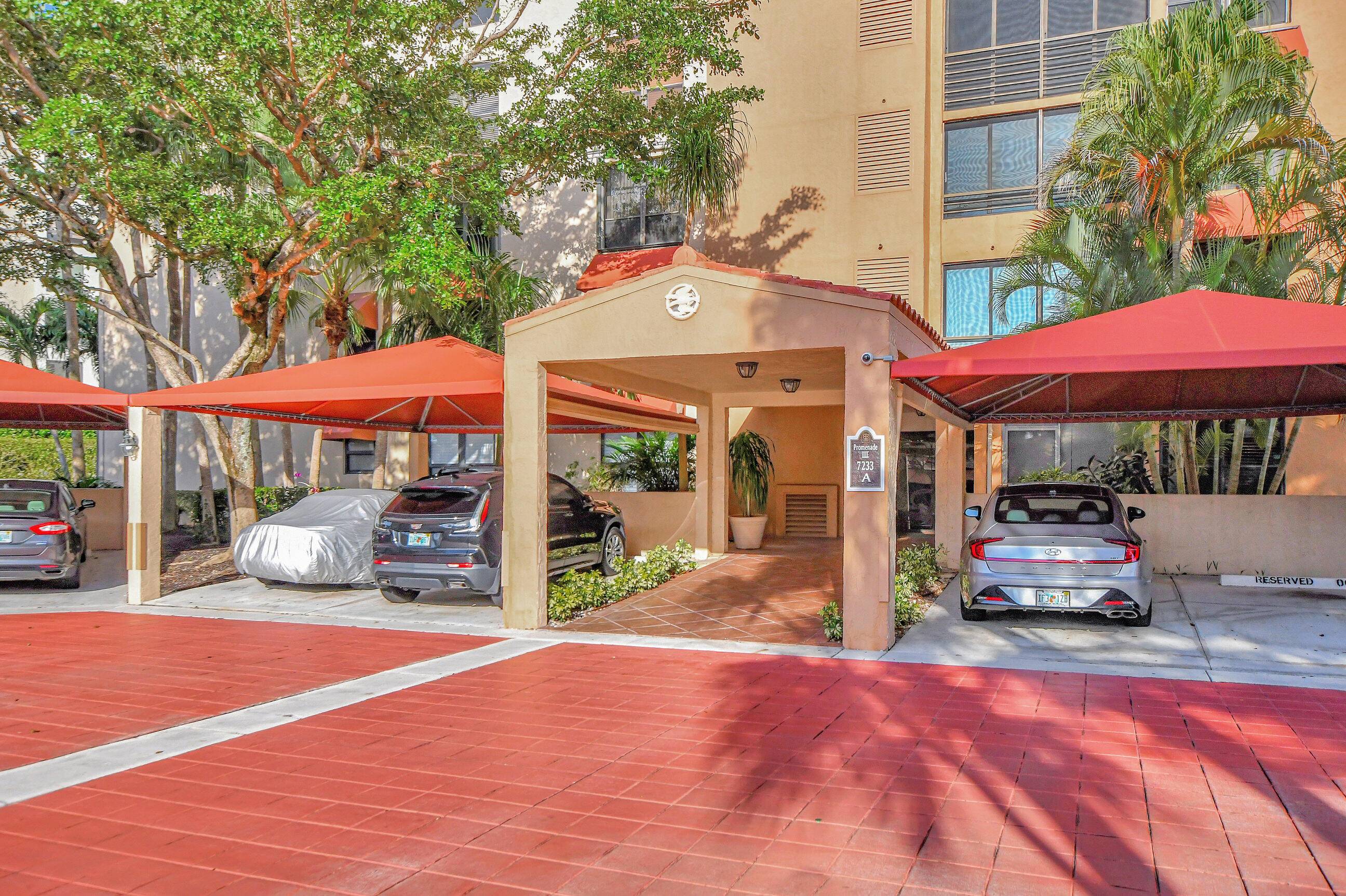 Spacious condo with over 2, 400 sq.