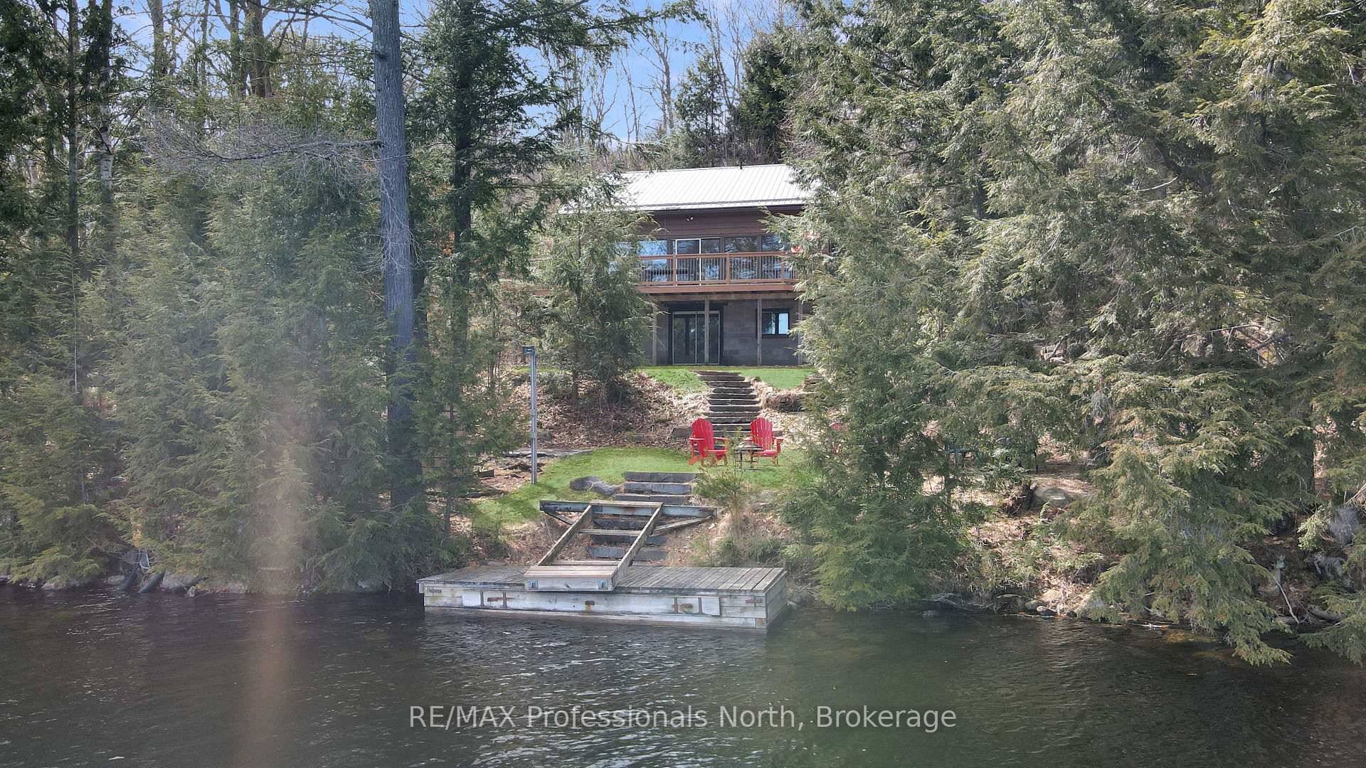Quintessential Canadian Family Cottage on Moose Lake.