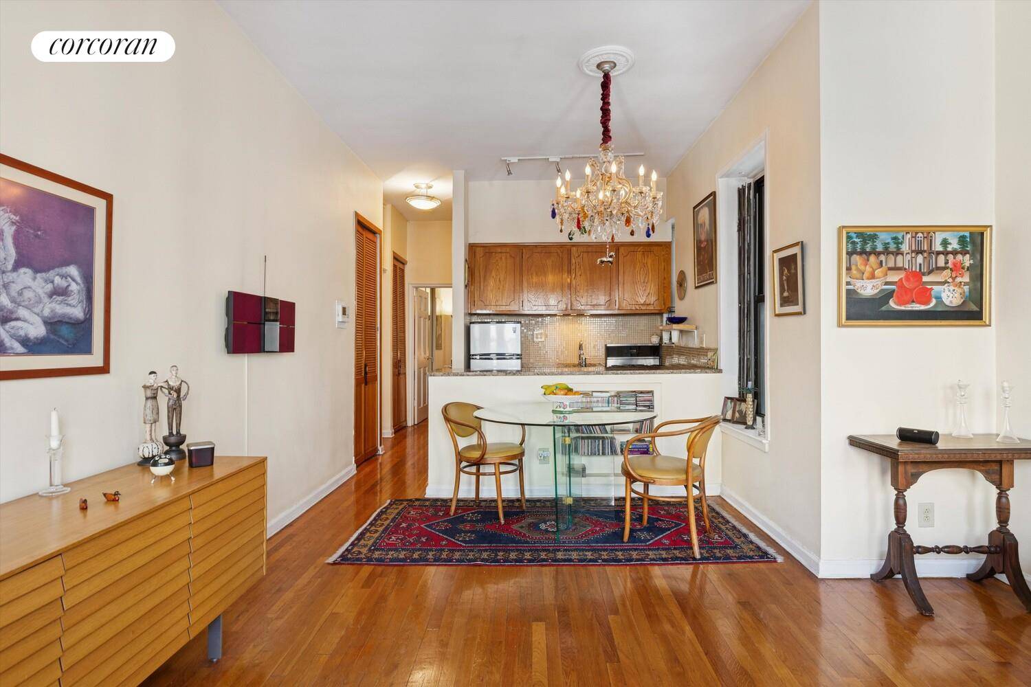 Location. Light. Luxury Only steps to Central Park, this Upper East Side gem is a place to call home !
