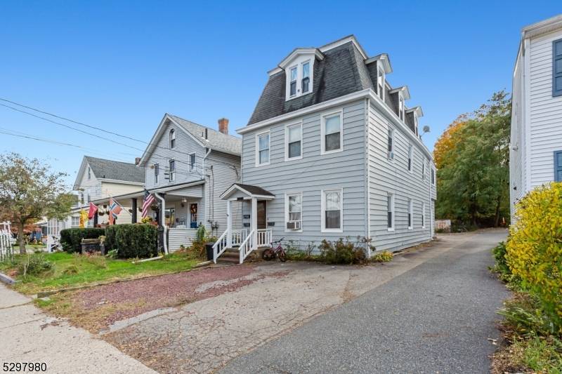 Rare, fully occupied triplex in a prime Butler location.