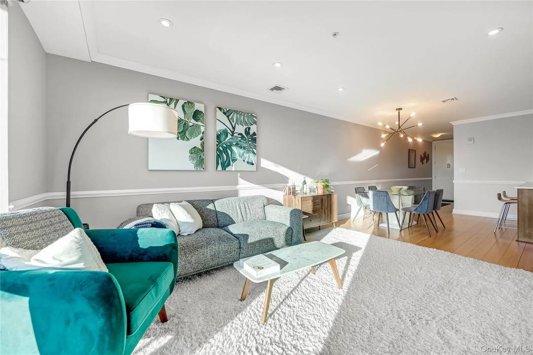 Adjust your Compass to Monarch Ridge Hill, Westchester's premier luxury condominium just 30 minutes from Manhattan.