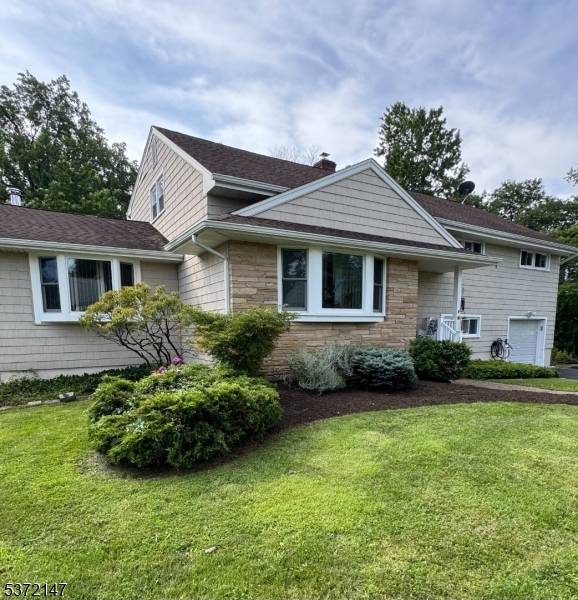 Spacious 4 Bedroom Home for Rent 1 Year Minimum Lease Located on a quiet cul de sac in a sought after South Side neighborhood.