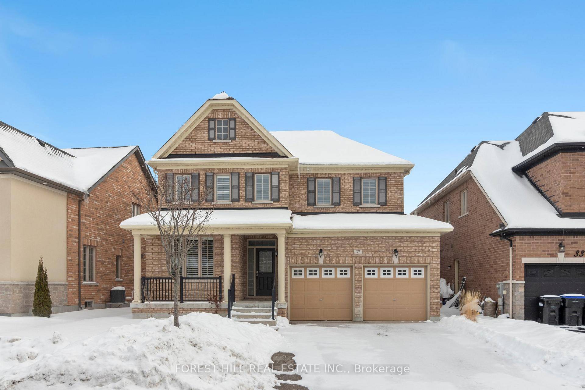 Absolutely Stunning 4 Bedroom Home In The Highly Desirable Bradford Community !